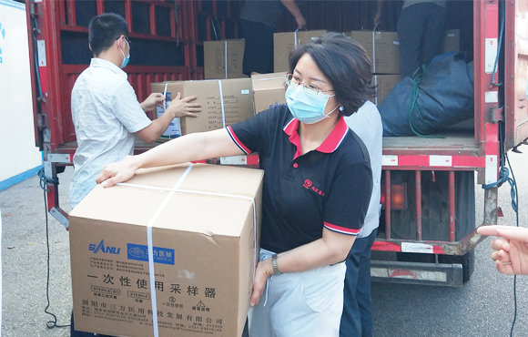 富联官网垂危捐赠抗疫物资 助力福建南充抗击疫情