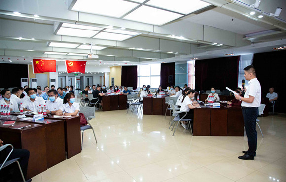 富联官网一时党委组织“百年党史中的红色经典研读”活动